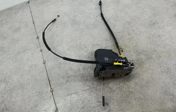 Opel Astra K Rear door lock 13598385