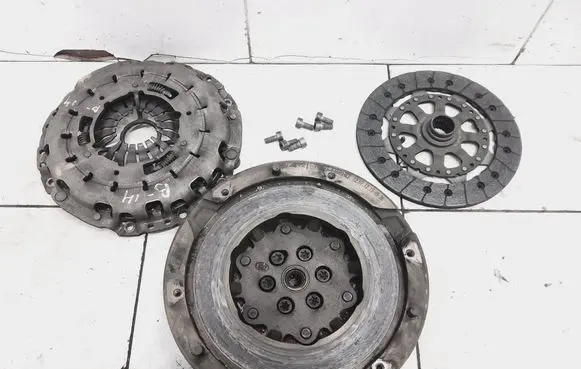 BMW 1 F20 F21 Clutch set kit 7621180 124058910 323080210