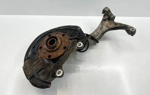 Audi A6 S6 C5 4B Front wheel hub