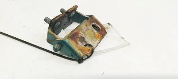 Ford Fiesta Tailgate/trunk/boot hinge