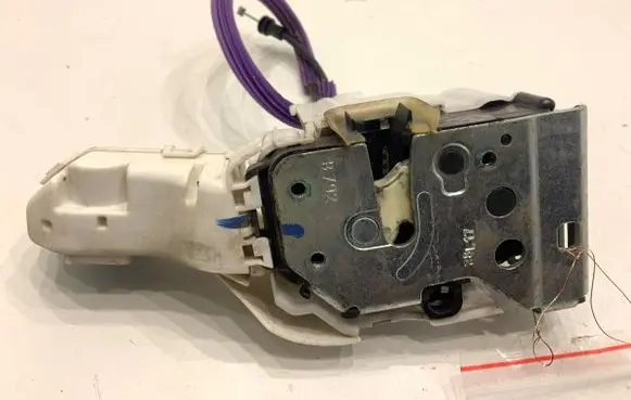 Fiat Tipo Front door lock 519836030