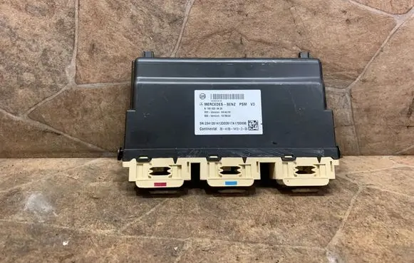 Mercedes-Benz ML W166 Seat control module A1668203426