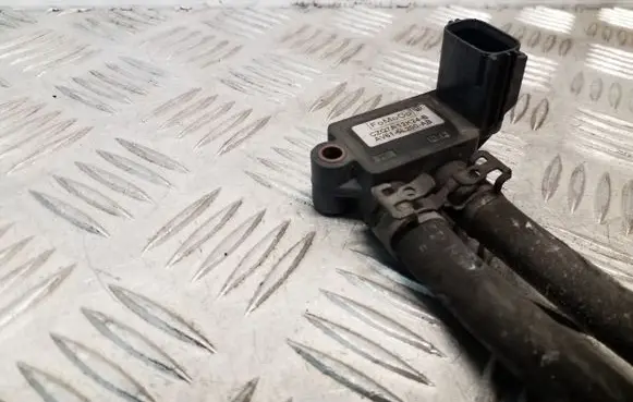 Volvo V40 Exhaust gas pressure sensor AV615L200AB