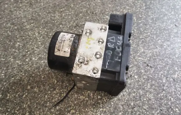 Ford Focus ABS Pump 2M512M110EB