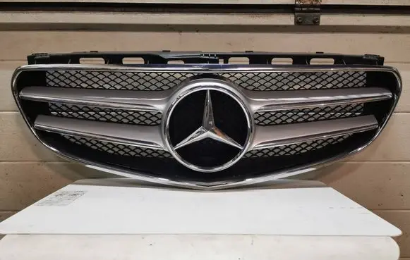 Mercedes-Benz E W212 Front bumper upper radiator grill A2128850822 A2188880060 A2128852574