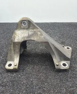 BMW 4 F32 F33 Engine mounting bracket 6788606 8129010 S1N03