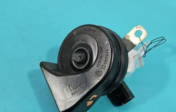Skoda Superb B8 (3V) Horn signal 2Q0951221 IMPRK1550339