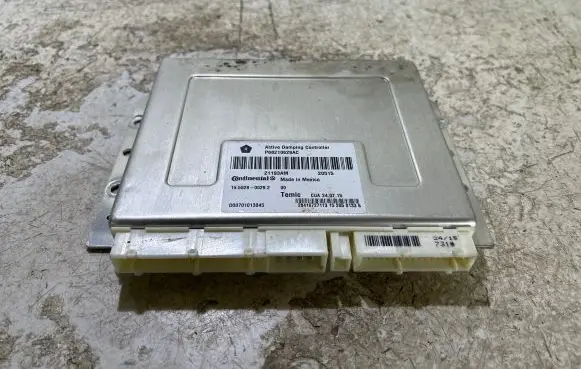 Dodge Challenger Air suspension control unit module (rear) P68210629AC 21193AM 15552800292
