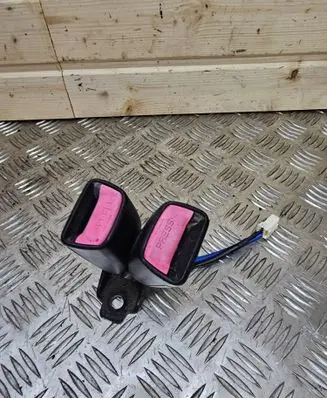 KIA Ceed Middle seatbelt buckle (rear) 