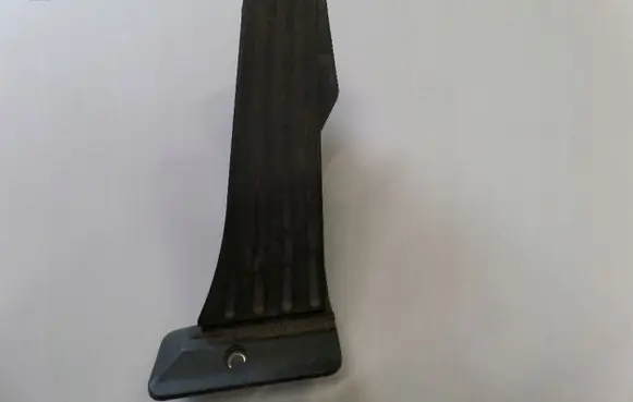 BMW 1 E81 E87 Accelerator throttle pedal 6770935