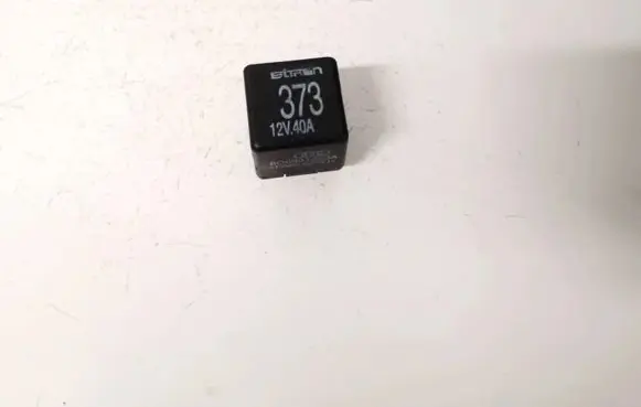 Volkswagen PASSAT B5.5 Other relay 8d0951253a