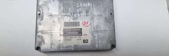 Toyota Avensis T250 Engine control unit/module 8966105820