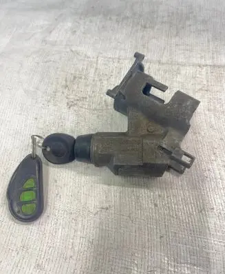 Volkswagen PASSAT B4 Ignition lock 357905851D
