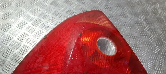 Ford Mondeo Mk III Rear/tail lights 1s7113405a