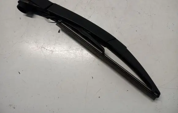 Citroen C5 Aircross Front wiper blade arm 9819969277