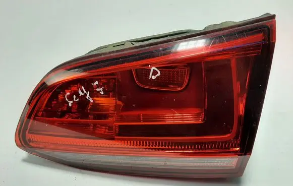 Tailgate rear/tail lights