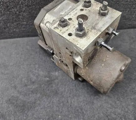 Audi A6 S6 C5 4B ABS Pump 8E0614111H
