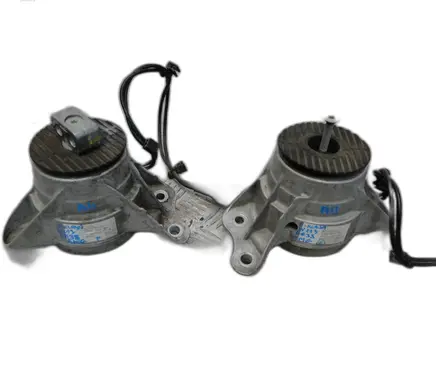 Engine mount vacuum valve