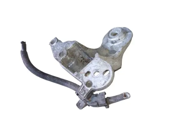 Audi A4 S4 B6 8E 8H Engine mounting bracket 8E0199352F