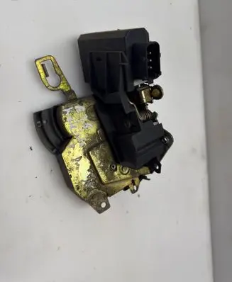 BMW 3 E36 Front door lock 8122418