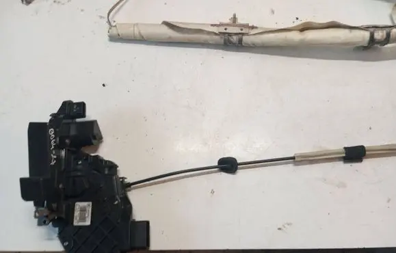 Volvo S80 Front door lock 31416678