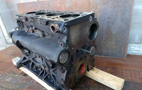 Volkswagen Touran III Engine block 03N103011A 03N023A