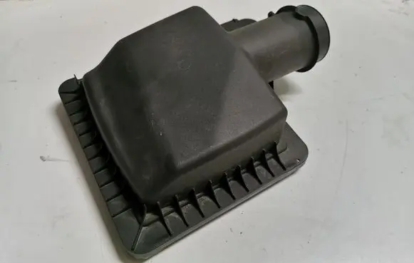Ford Mustang V Air filter box cover BR339643AA