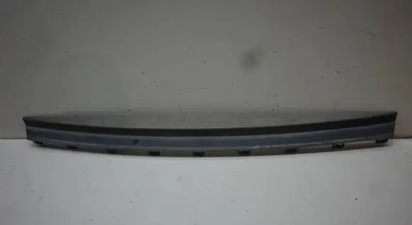 Rear bumper trim bar molding