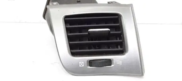 Toyota Avensis Verso Dashboard side air vent grill/cover trim 5566044080 5568744030 5566044050
