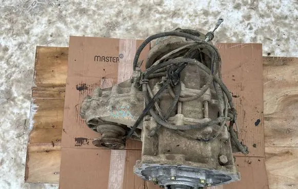 Nissan Patrol Y60 Gearbox transfer box case 3310020J53