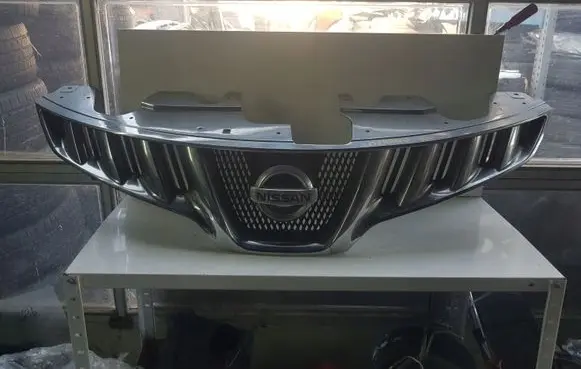 Nissan Murano Z51 Front bumper upper radiator grill 623101AA0A