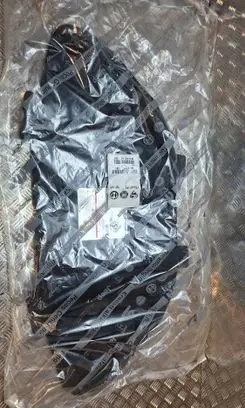 Engine bonnet/hood sound/heat insulation