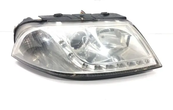 Volkswagen PASSAT B5.5 Headlight/headlamp