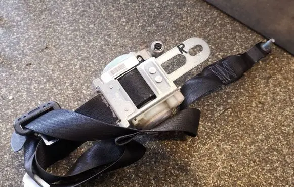 Dodge Durango Front seatbelt