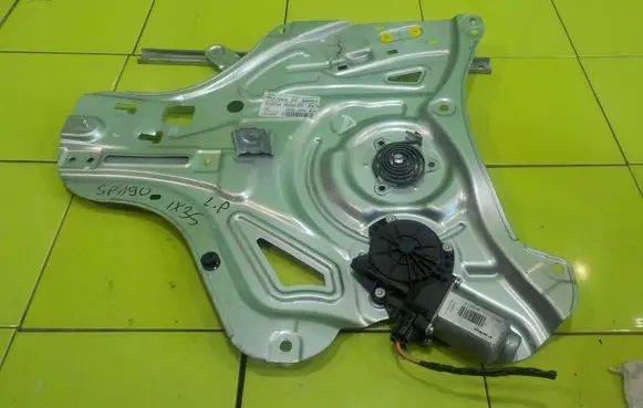 Hyundai ix35 Front door window regulator with motor 813102Y010 SP190