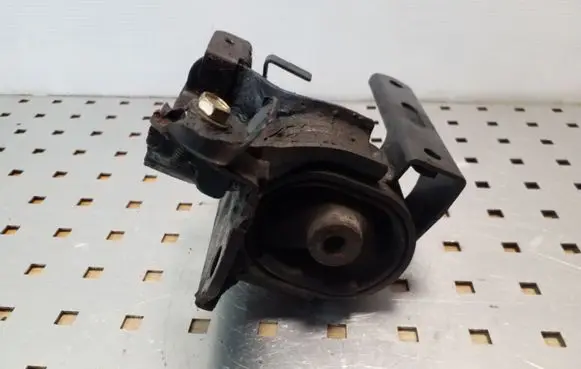 Toyota RAV 4 (XA20) Engine mount bracket 1237228030