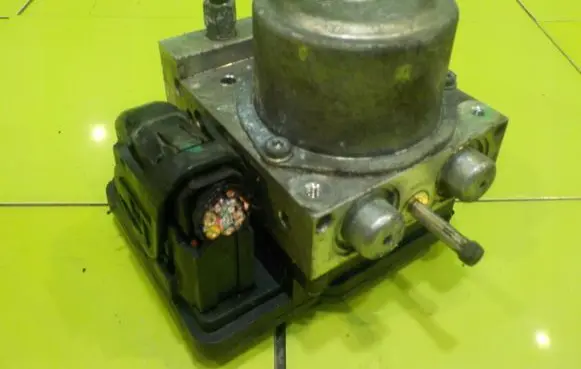 Renault Koleos I ABS Pump 47680JY72B