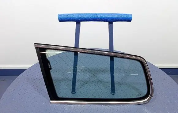 Volkswagen PASSAT B6 Rear side window