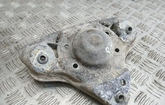 Audi A4 S4 B5 8D Coil spring mount 