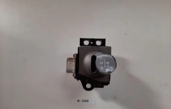 Toyota Prius (XW20) Gear shifter/selector 8945147030
