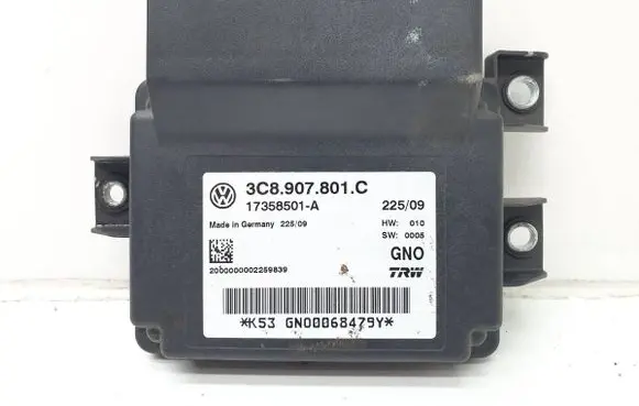 Volkswagen PASSAT CC Central body control module 3C8907801C