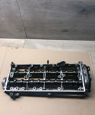 Volkswagen PASSAT B8 Camshaft 04L103308K