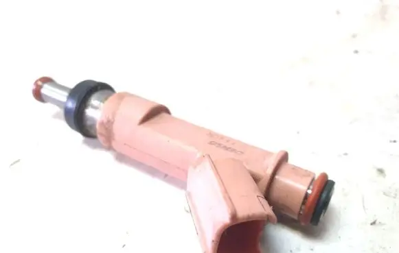 Toyota Avensis T270 Fuel injector 232500T080