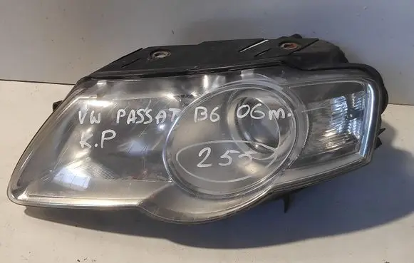 Volkswagen PASSAT B6 Headlight/headlamp