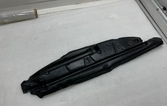 Tesla Model X Fender foam support/seal 103773100B 122646