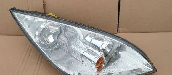 Mitsubishi Colt Headlight/headlamp MR957354 301208202