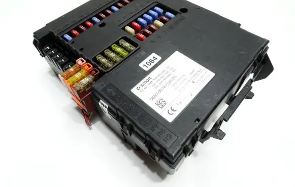 Smart ForTwo II Fuse module A4519001602 5WK49737AJ A4519017100