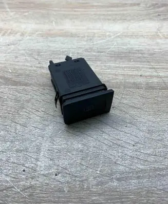 Volkswagen Golf IV Windscreen/window heater switch 1J0953235A Used