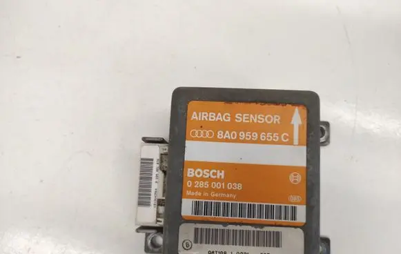 Audi A4 S4 B5 8D Airbag deployment crash/impact sensor 8A0959655C 0285001038
