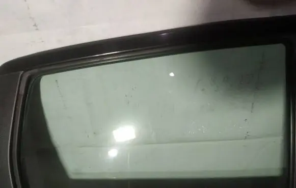 Nissan Note (E11) Rear door window glass as2